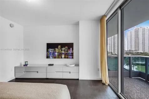 200 Biscayne Boulevard Way Miami FL 33131