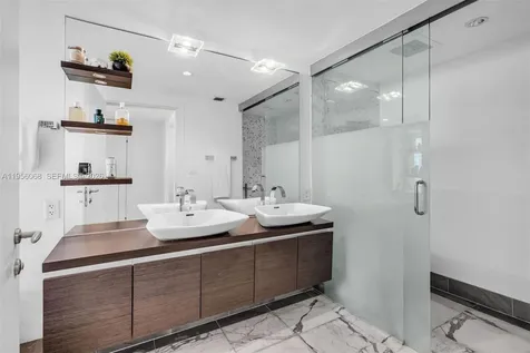 200 Biscayne Boulevard Way Miami FL 33131