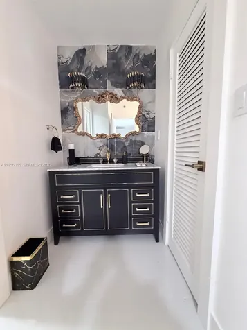 100 Lincoln Road Miami Beach FL 33139
