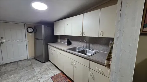 2764 NW 31st Street Miami FL 33142