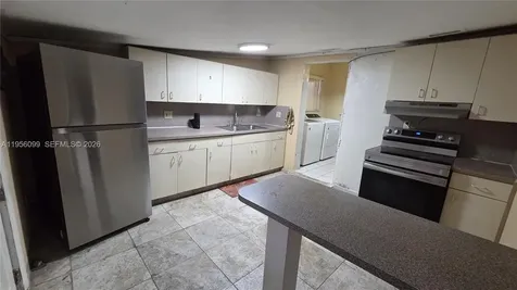 2764 NW 31st Street Miami FL 33142