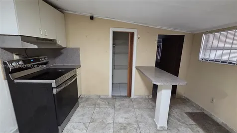 2764 NW 31st Street Miami FL 33142