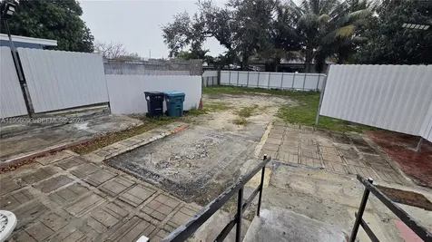 2764 NW 31st Street Miami FL 33142