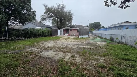 2764 NW 31st Street Miami FL 33142