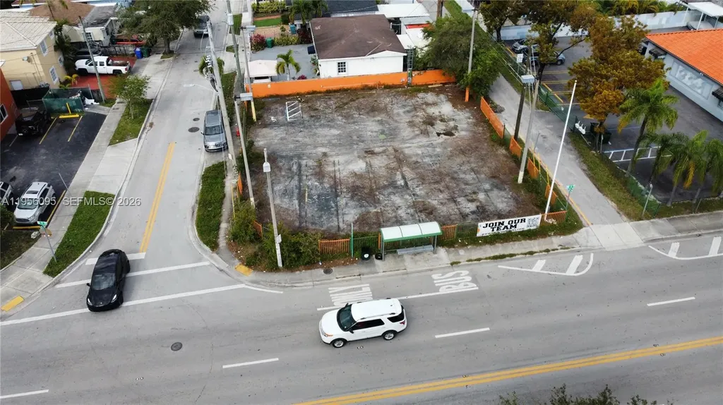 705 NW 18th Place Miami FL 33125