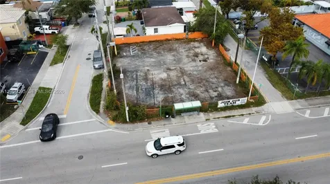 705 NW 18th Place Miami FL 33125