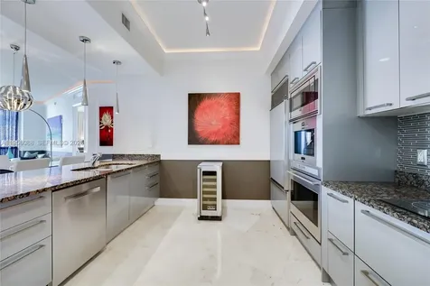 16001 Collins Avenue Sunny Isles Beach FL 33160
