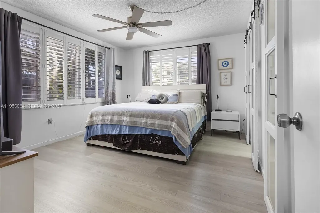 5935 Del Lago Circle Sunrise FL 33313