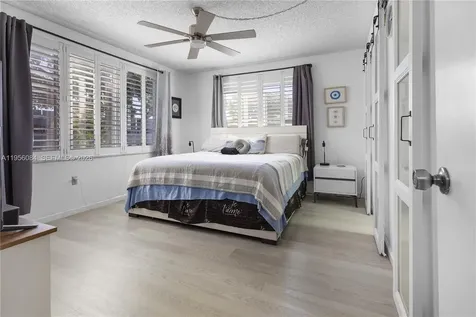 5935 Del Lago Circle Sunrise FL 33313