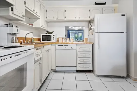 5935 Del Lago Circle Sunrise FL 33313
