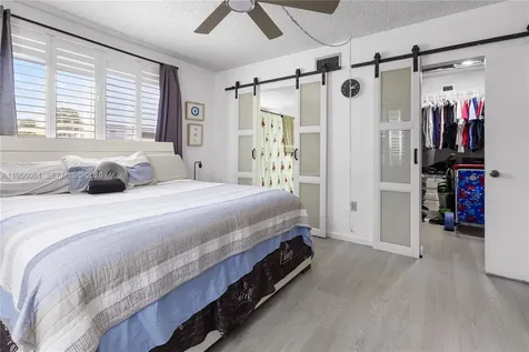 5935 Del Lago Circle Sunrise FL 33313