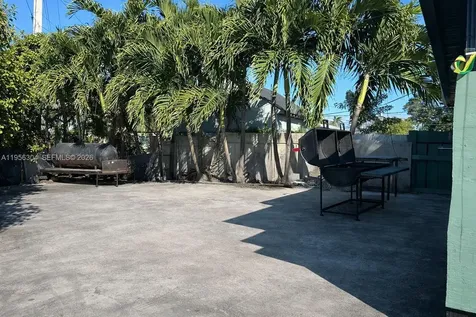 21855 S Dixie Highway Miami FL 33170