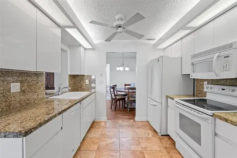 1110 NW 90th Way Plantation FL 33322