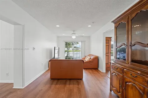 1110 NW 90th Way Plantation FL 33322