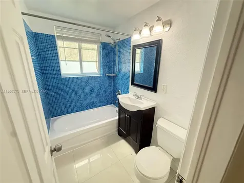 6930 Rue Vendome Miami Beach FL 33141