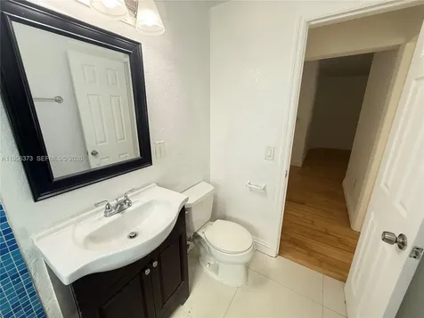 6930 Rue Vendome Miami Beach FL 33141