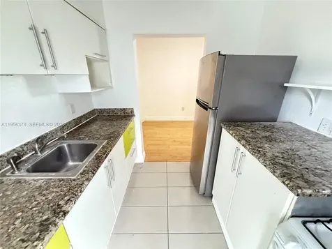 6930 Rue Vendome Miami Beach FL 33141