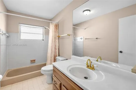 1102 NW 89th Terrace Pembroke Pines FL 33024
