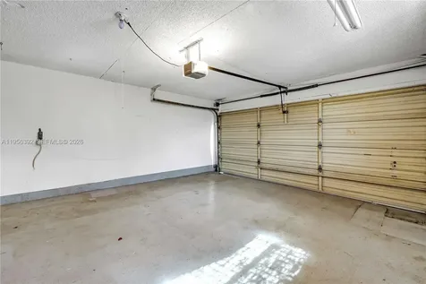 1102 NW 89th Terrace Pembroke Pines FL 33024