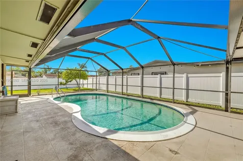 1102 NW 89th Terrace Pembroke Pines FL 33024
