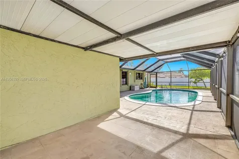 1102 NW 89th Terrace Pembroke Pines FL 33024