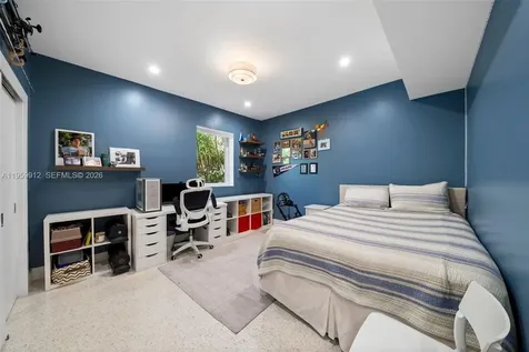 4595 N Jefferson Avenue Miami Beach FL 33140