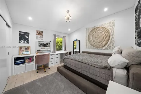 4595 N Jefferson Avenue Miami Beach FL 33140