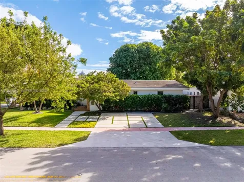 4595 N Jefferson Avenue Miami Beach FL 33140