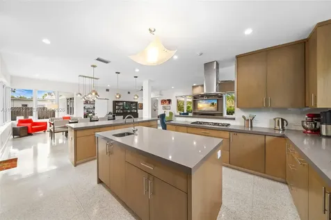 4595 N Jefferson Avenue Miami Beach FL 33140