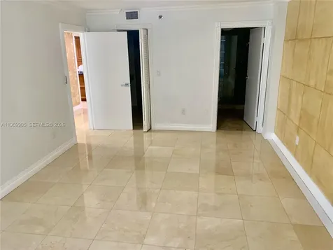 555 NE 15th Street Miami FL 33132