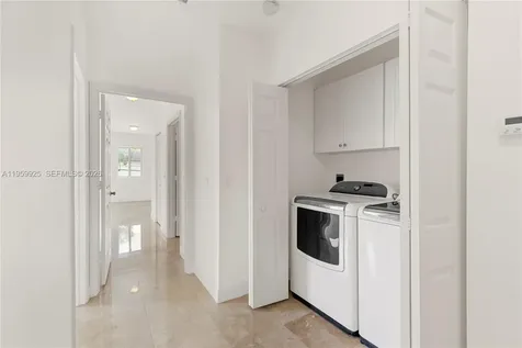 4025 SW 10th Street Miami FL 33134