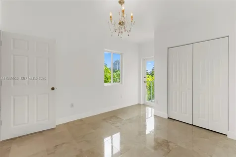4025 SW 10th Street Miami FL 33134