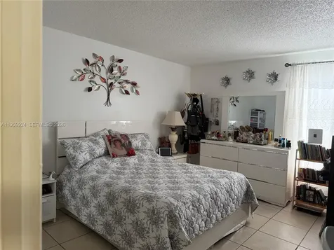 575 W 69th Street Hialeah FL 33014