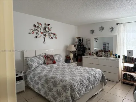 575 W 69th Street Hialeah FL 33014