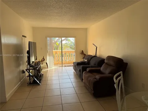 575 W 69th Street Hialeah FL 33014