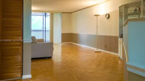 116 Lake Emerald Drive Oakland Park FL 33309