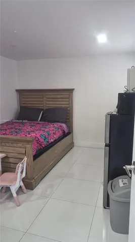 8523 NW 35th Place Miami FL 33147