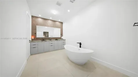 1629 NE 4th Place Fort Lauderdale FL 33301