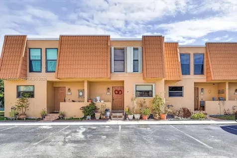 9125 Limetree Lane Pembroke Pines FL 33024