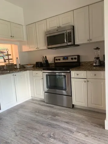 20 Key West Court Weston FL 33326
