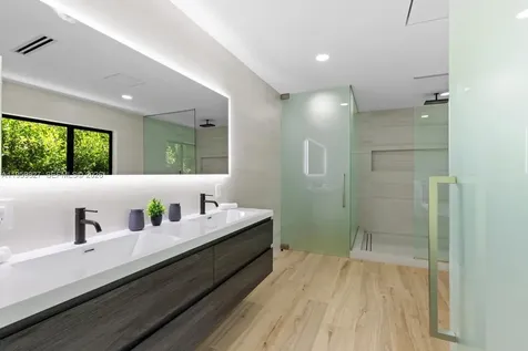 85 W Shore Drive W Miami FL 33133