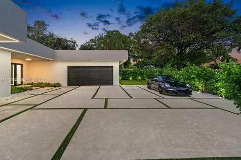 85 W Shore Drive W Miami FL 33133