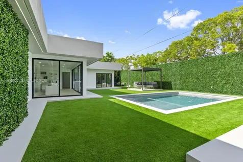 85 W Shore Drive W Miami FL 33133