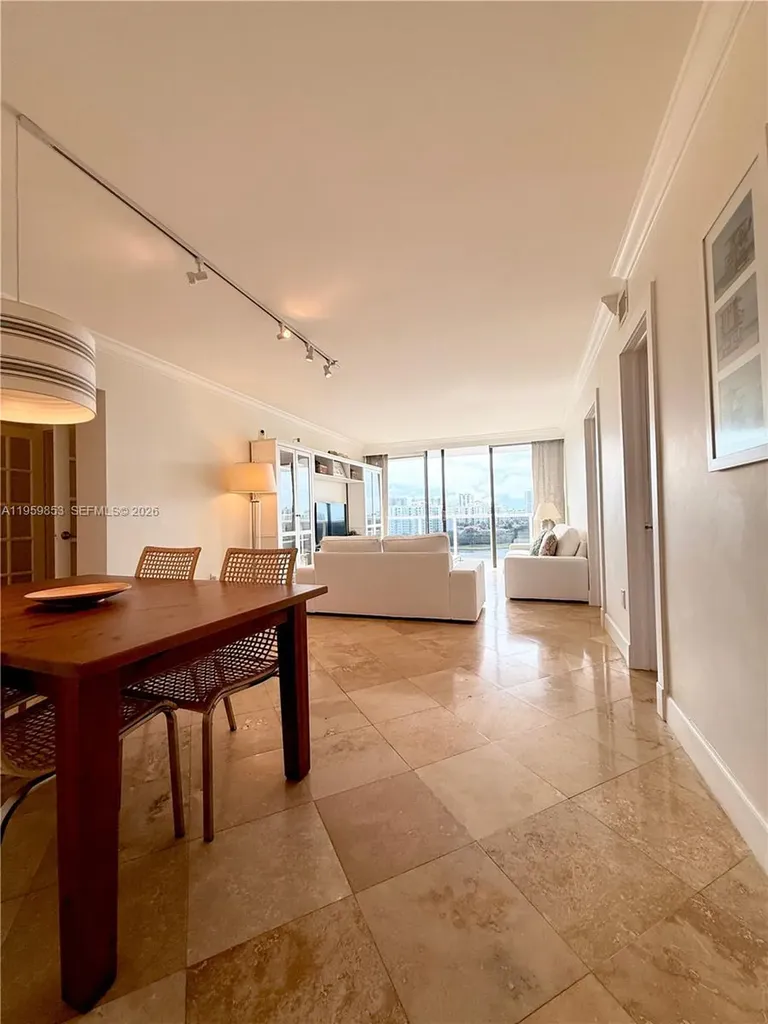 3675 N Country Club Drive Aventura FL 33180
