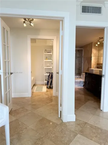 3675 N Country Club Drive Aventura FL 33180