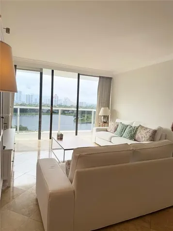 3675 N Country Club Drive Aventura FL 33180