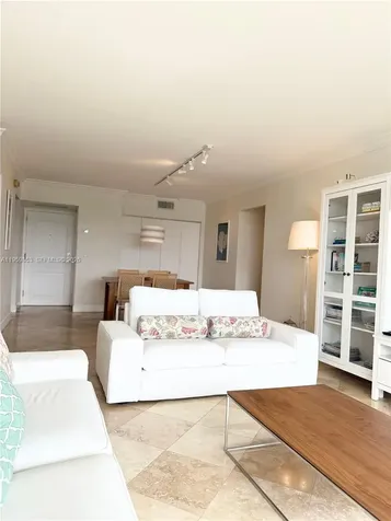 3675 N Country Club Drive Aventura FL 33180