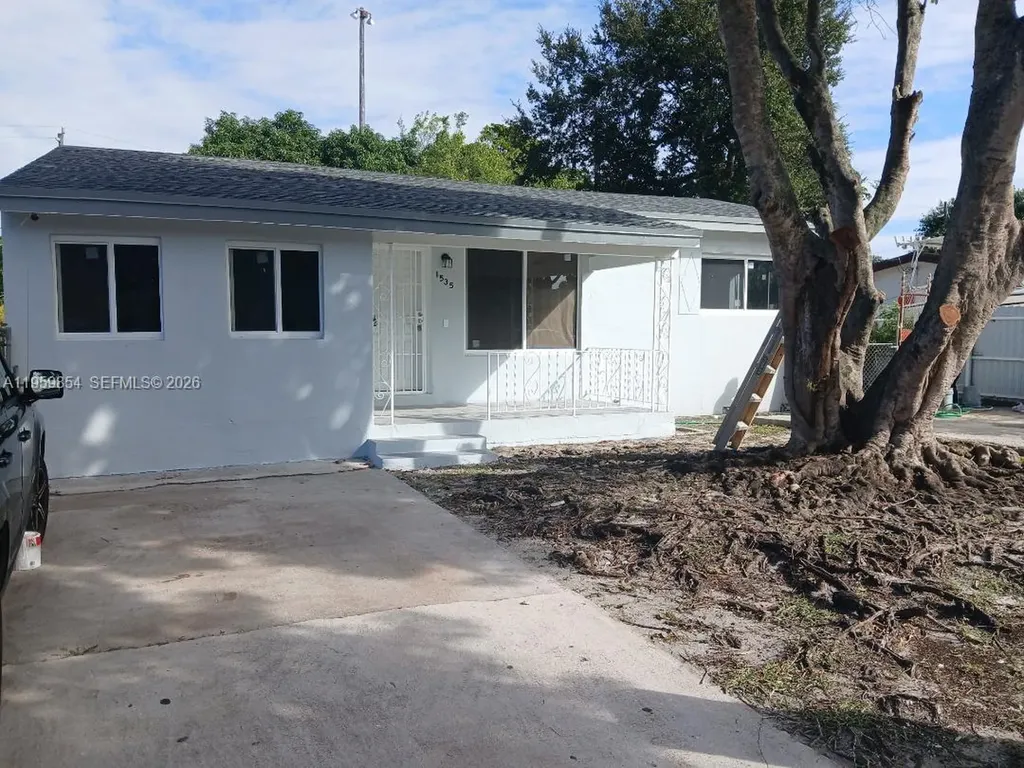 1535 NW 85th Street Miami FL 33147