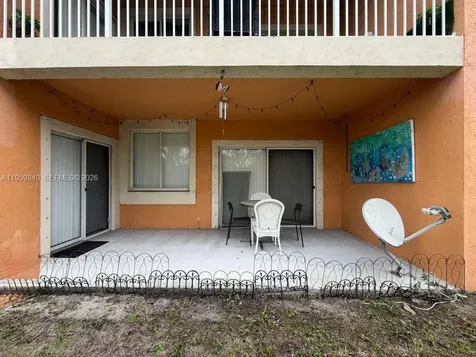 6976 SW 39th Street Davie FL 33314