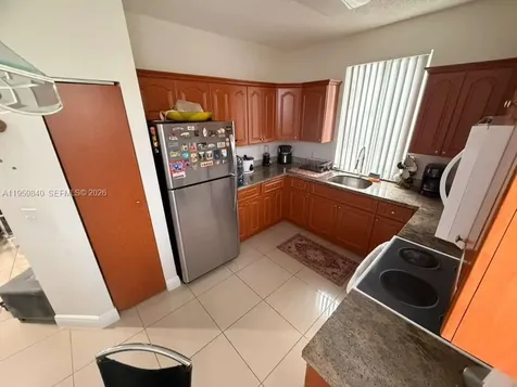6976 SW 39th Street Davie FL 33314